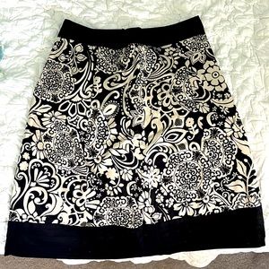 Patterned Knee-Length Skirt